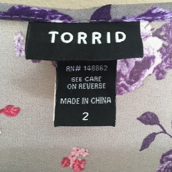 Torrid Plus Size Floral Chiffon Sharkbite Top - Picture 5 of 6